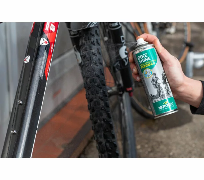 Motorex Bike Shine Oberflächenbehandlung – Bild 2